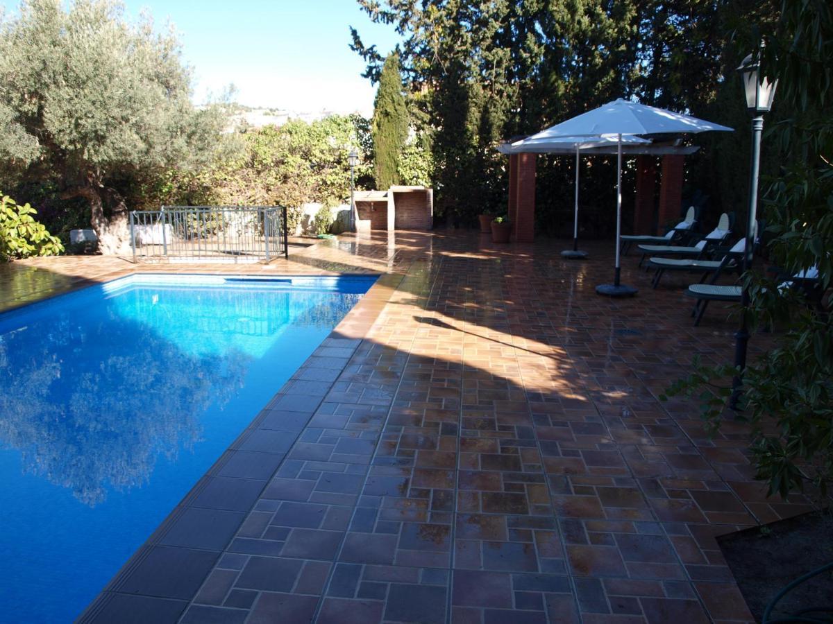 Acogedora Y Amplia Con Piscina Dom wakacyjny *